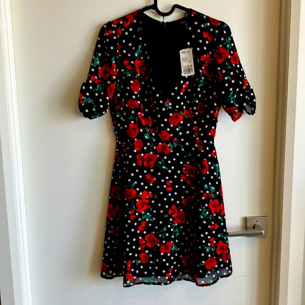 NWT FOREVER 21 floral dress